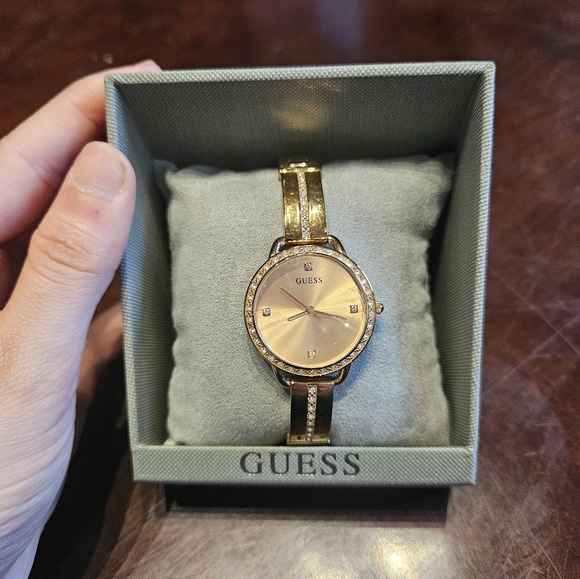 Guess watch - Picture 3 of 3